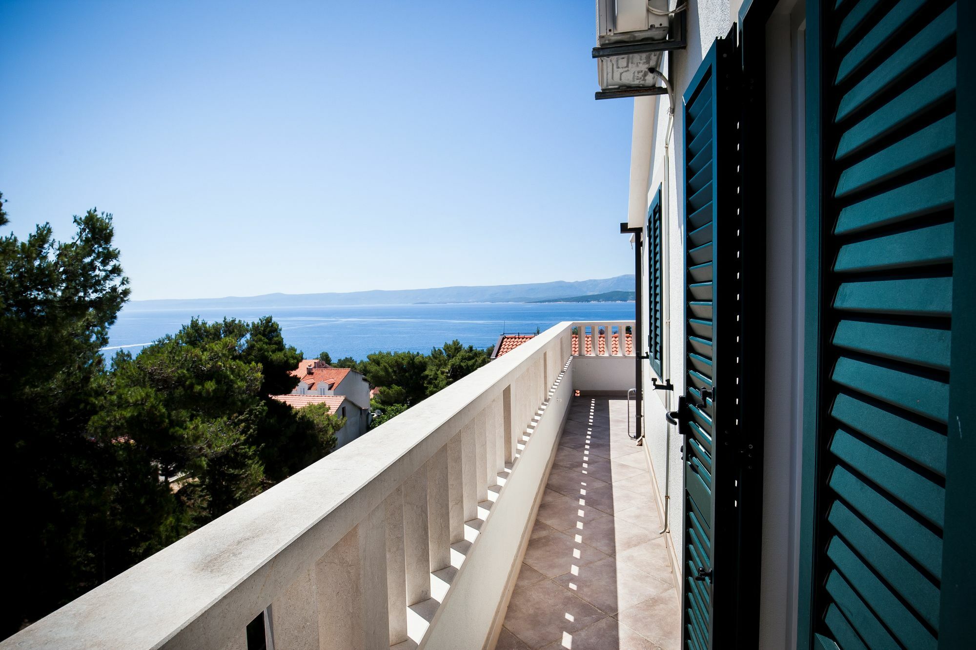 Mazuranic Apartments Bol Bagian luar foto
